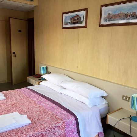 Hotel Socrate Lavena Ponte Tresa Eksteriør bilde