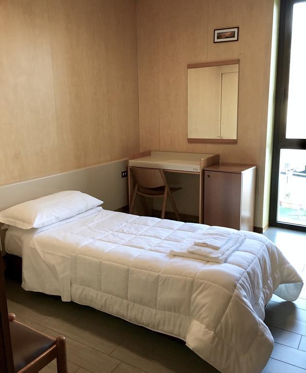 Hotel Socrate Lavena Ponte Tresa Eksteriør bilde