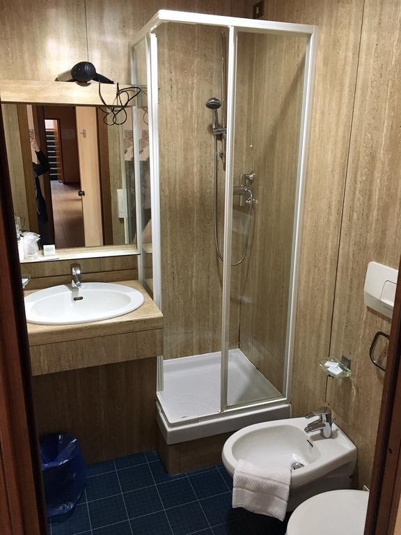 Hotel Socrate Lavena Ponte Tresa Eksteriør bilde