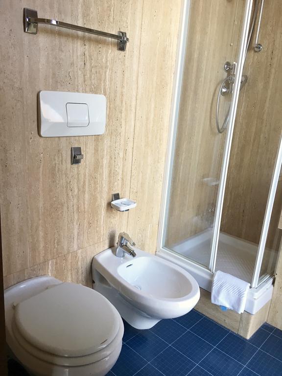 Hotel Socrate Lavena Ponte Tresa Eksteriør bilde